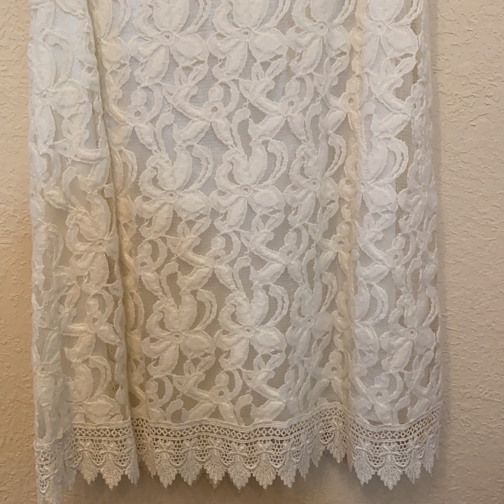 Beautiful pearl embellished white lace dress - Picture 7 of 7